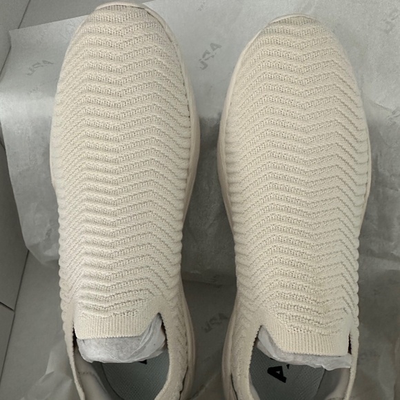 Athletic Propulsion Labs (APL) Men's Techloom Traveler Sneaker, Greige, 9.5 NEW - Picture 6 of 11